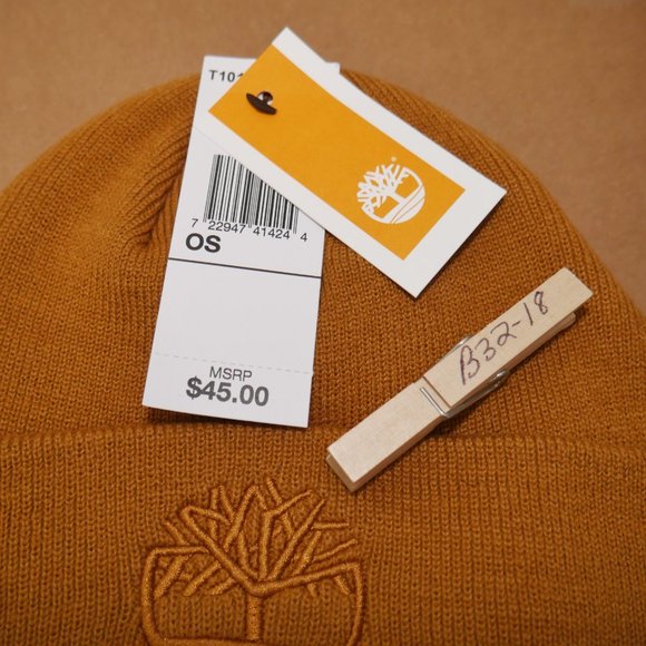 Timberland Wheat Knit Beanie Rib Cuff Embroidered Crest Logo Thermal Winter NWT - Picture 4 of 5